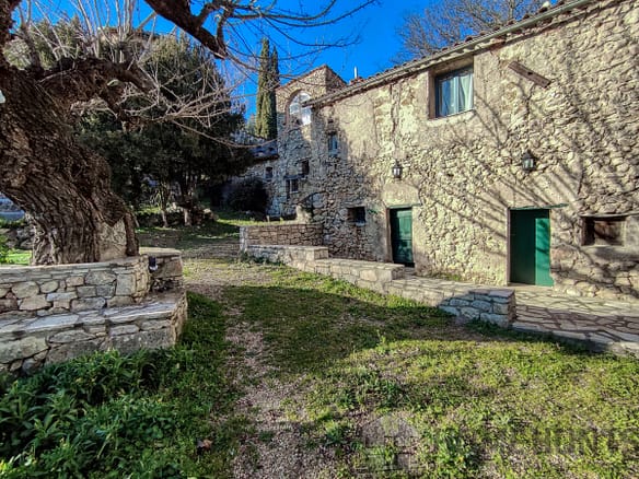 18 Bedroom Vineyard in Entrecasteaux 22