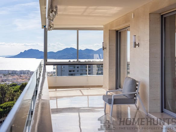 3 Bedroom Apartment in Cannes 14