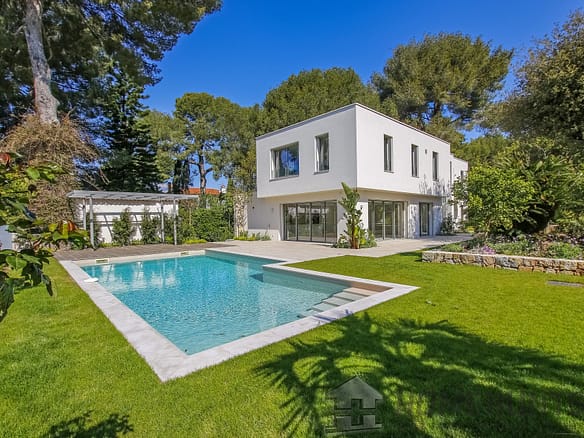 5 Bedroom Villa/House in Antibes 34