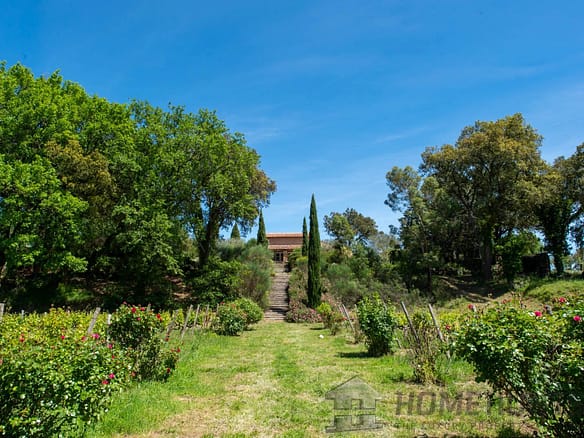 6 Bedroom Villa/House in La Garde Freinet 10