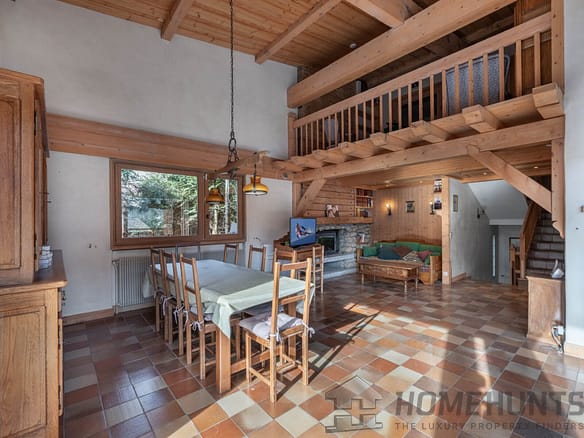 4 Bedroom Chalet in Megeve 16