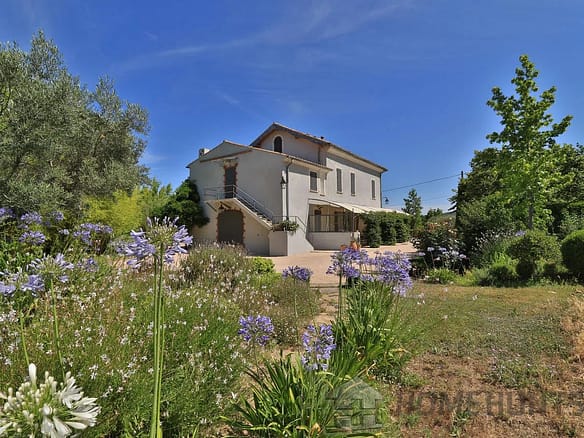 5 Bedroom Villa/House in La Crau 6