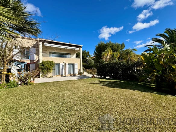 5 Bedroom Villa/House in Sanary Sur Mer 4