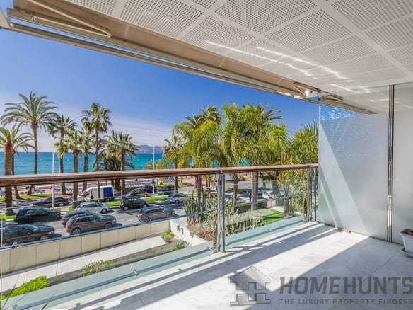 1 Bedroom Apartment in Cannes 6