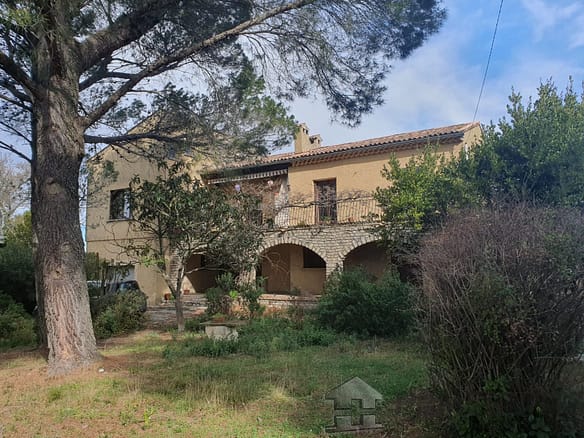 5 Bedroom Villa/House in Uzes 6