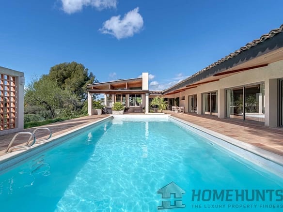 6 Bedroom Villa/House in Sanary Sur Mer 28