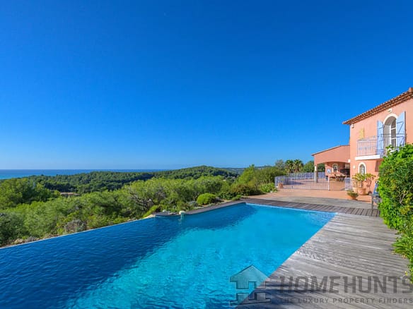 5 Bedroom Villa/House in Sanary Sur Mer 18