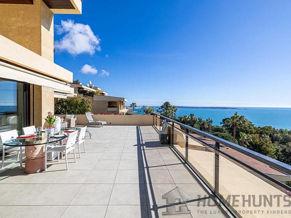 4 Bedroom Apartment in Cannes 32