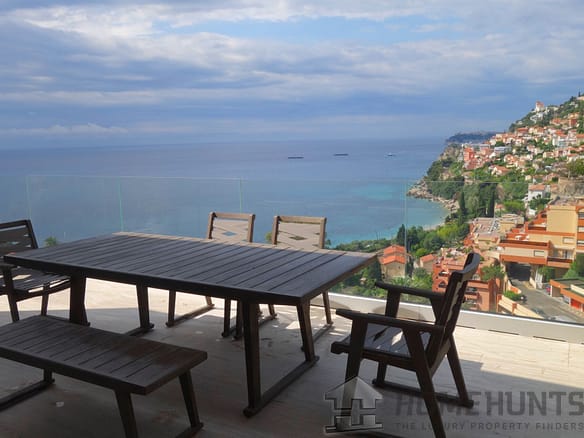 4 Bedroom Villa/House in Roquebrune Cap Martin 26