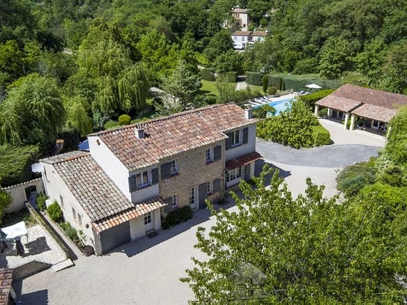 5 Bedroom Villa/House in St Paul En Foret 12