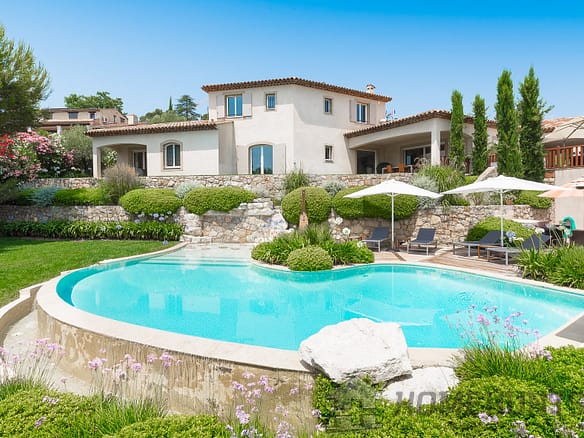 5 Bedroom Villa/House in Mougins 6