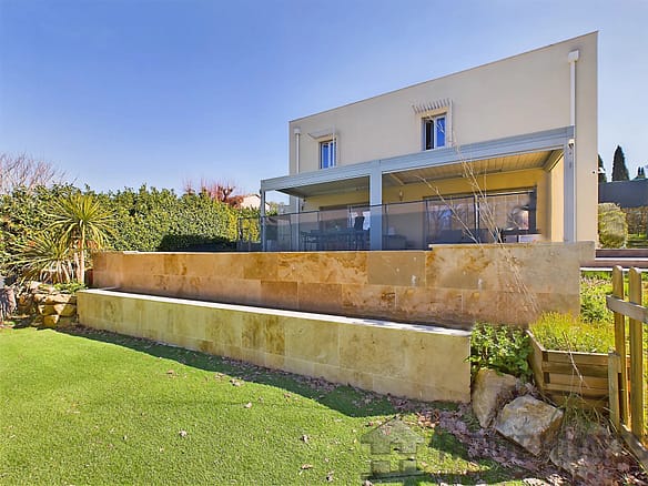 5 Bedroom Villa/House in Valbonne 8