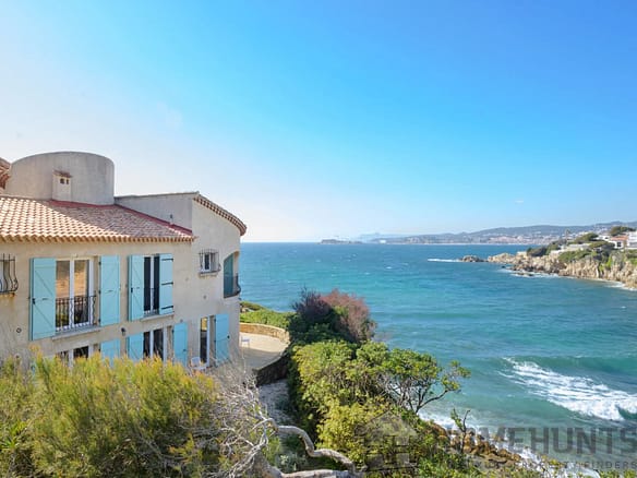 5 Bedroom Villa/House in Sanary Sur Mer 32