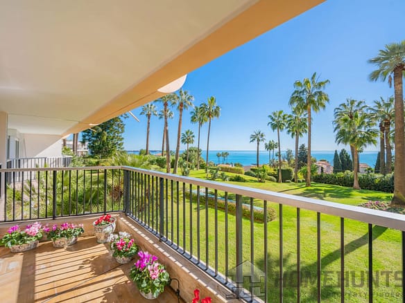 3 Bedroom Apartment in Cannes 30