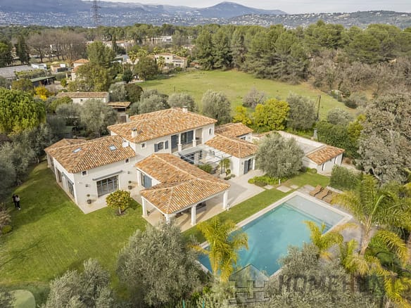 5 Bedroom Villa/House in Mougins 14