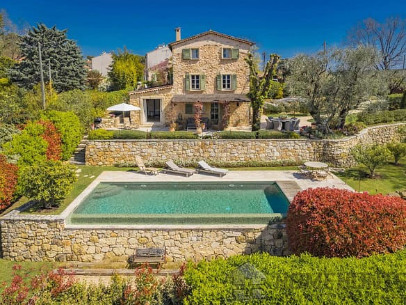 4 Bedroom Villa/House in Valbonne 22