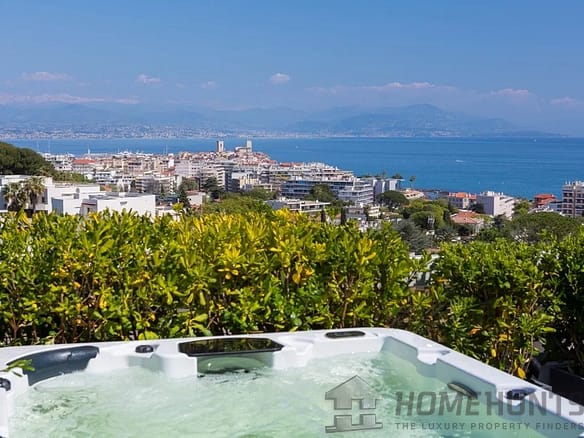 3 Bedroom Apartment in Antibes 34