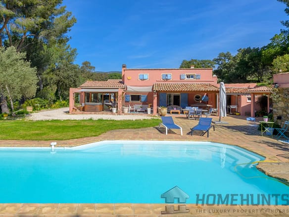 7 Bedroom Villa/House in Bormes Les Mimosas 14