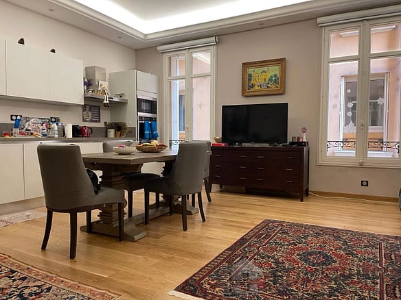 2 Bedroom Apartment in Monaco 32