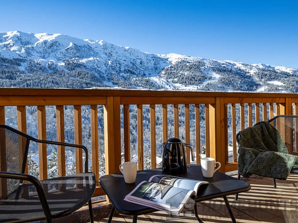 5 Bedroom Apartment in Meribel 14