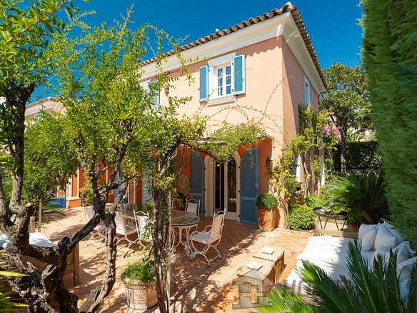 3 Bedroom Villa/House in Saint Tropez 2