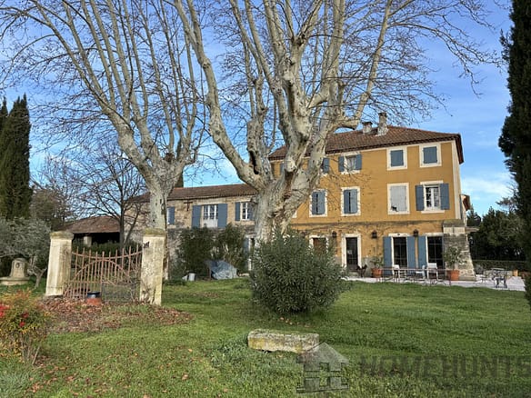 8 Bedroom Villa/House in Avignon 20