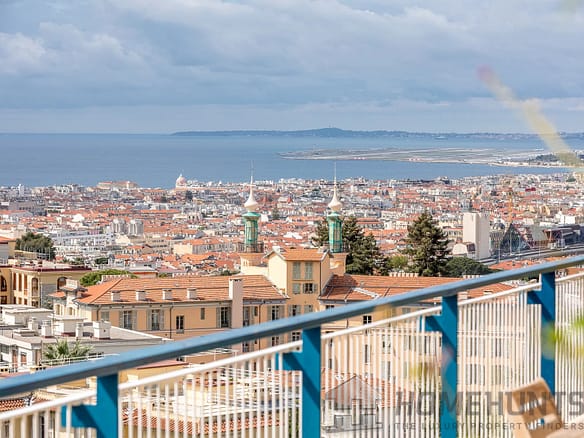 2 Bedroom Apartment in Nice 20