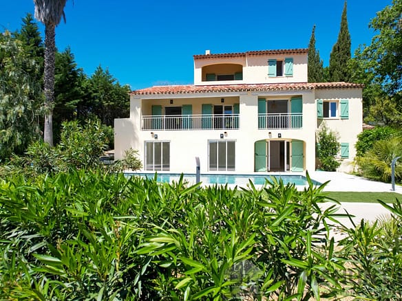 5 Bedroom Villa/House in Grimaud 6