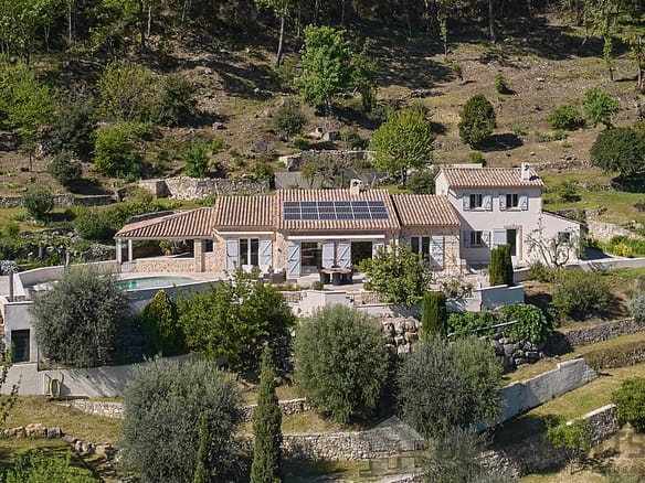 4 Bedroom Villa/House in Grasse 10