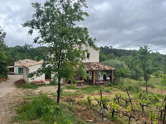 6 Bedroom Vineyard in Carces 26