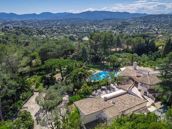 9 Bedroom Villa/House in Mougins 32