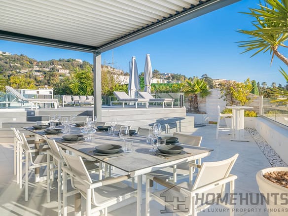 5 Bedroom Apartment in Cannes 32