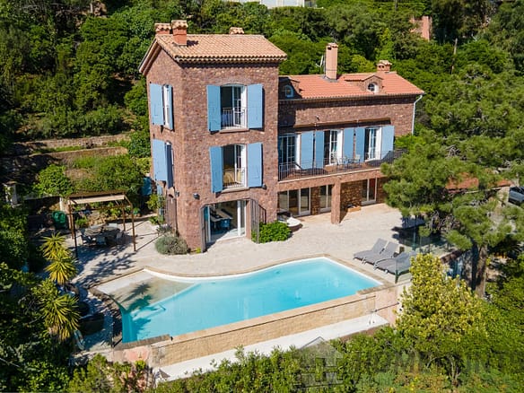 5 Bedroom Villa/House in Theoule Sur Mer 34