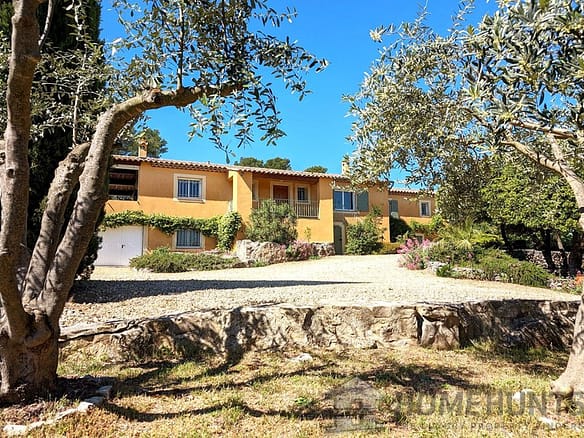 5 Bedroom Villa/House in Lorgues 12