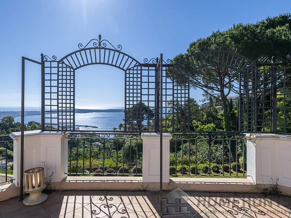 7 Bedroom Villa/House in Cannes 32