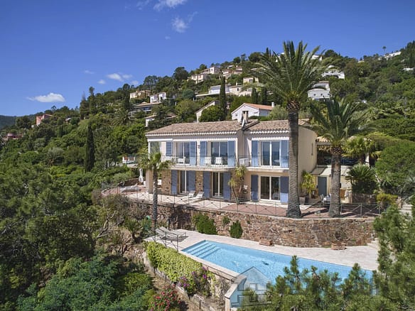 4 Bedroom Villa/House in Theoule Sur Mer 24