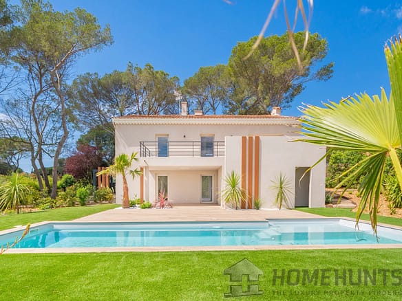 5 Bedroom Villa/House in St Raphael 2