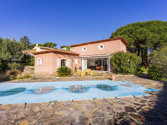 6 Bedroom Villa/House in Cavalaire Sur Mer 20