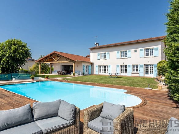 5 Bedroom Villa/House in Saint-jean-de-niost 14