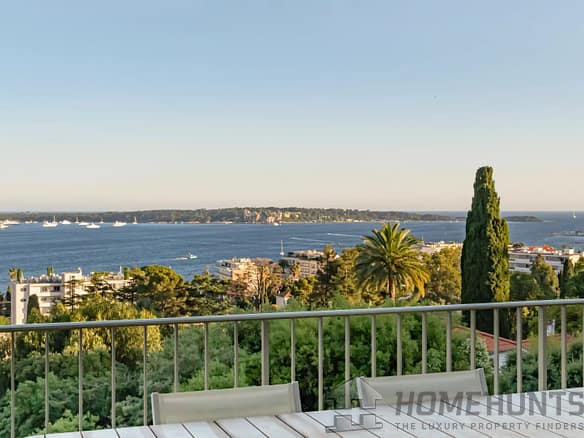 2 Bedroom Apartment in Cannes 26