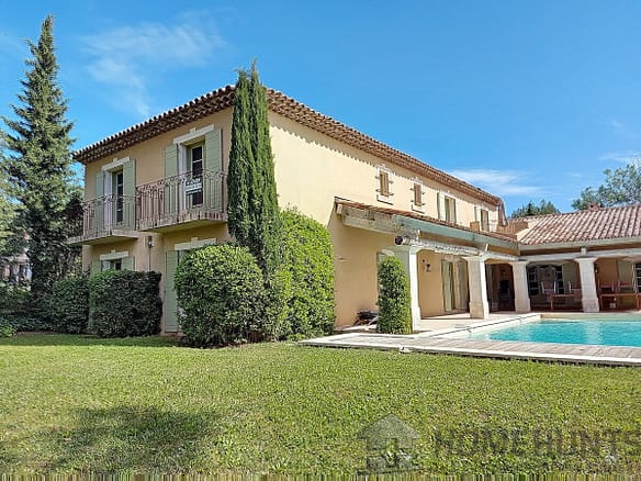 8 Bedroom Villa/House in Aix En Provence 32