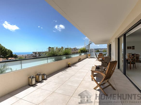 3 Bedroom Apartment in Nice 20