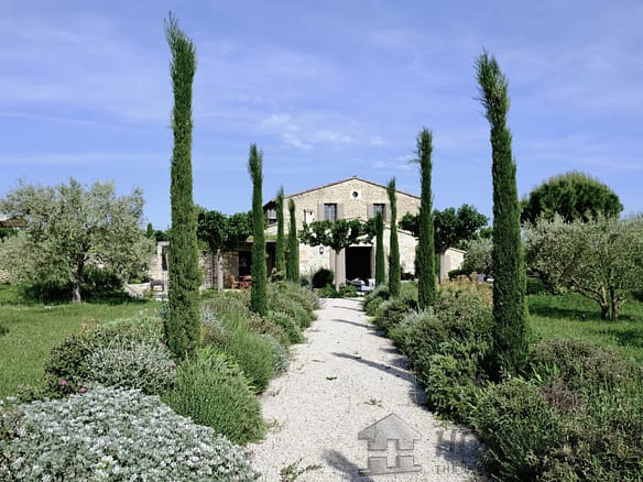 5 Bedroom Villa/House in Gordes 32