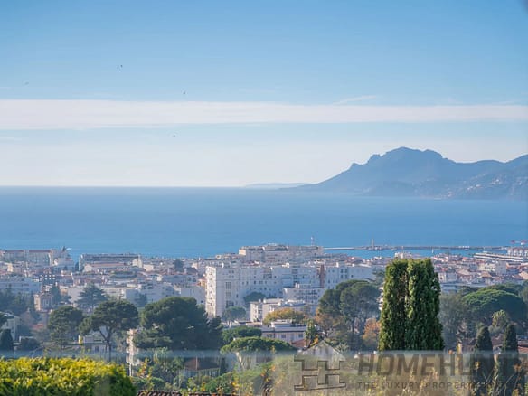 3 Bedroom Apartment in Cannes 16