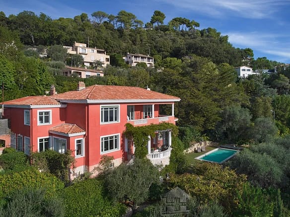 5 Bedroom Villa/House in Grasse 2