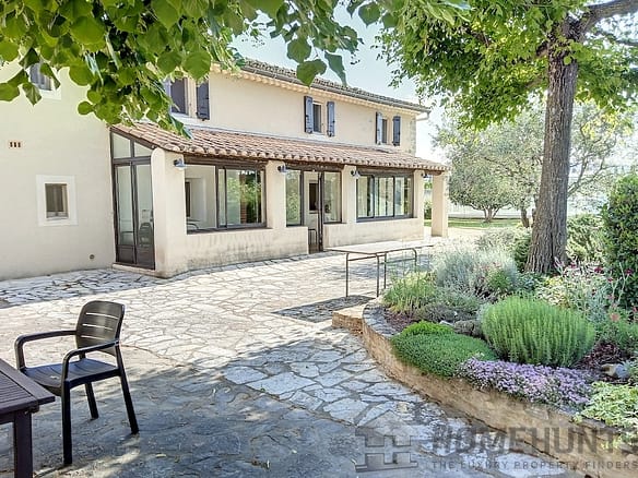 5 Bedroom Villa/House in Vaison La Romaine 10