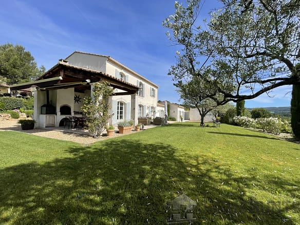 5 Bedroom Castle/Estates in Vaison La Romaine 24