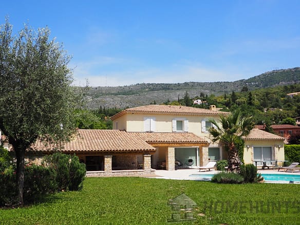 5 Bedroom Villa/House in Peille 2