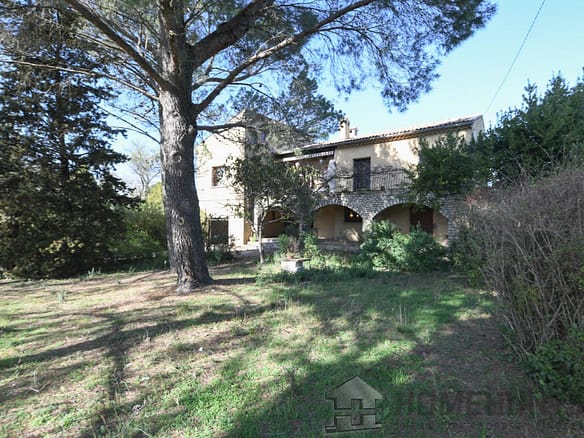 8 Bedroom Villa/House in Uzes 8