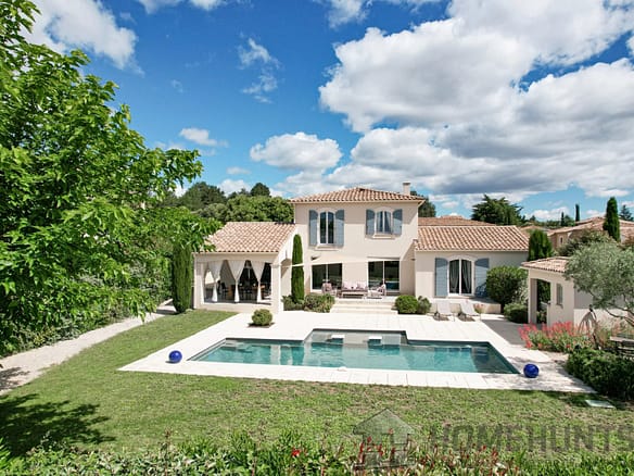 5 Bedroom Villa/House in Uzes 16